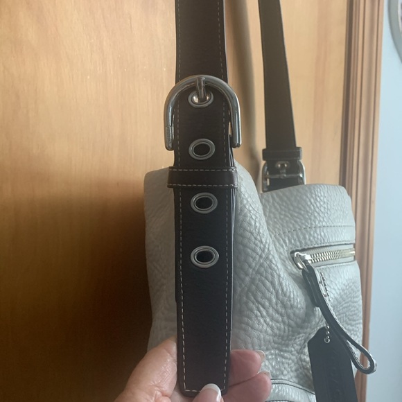 Genuine Leather Pebble Coach Handbag - Picture 10 of 11